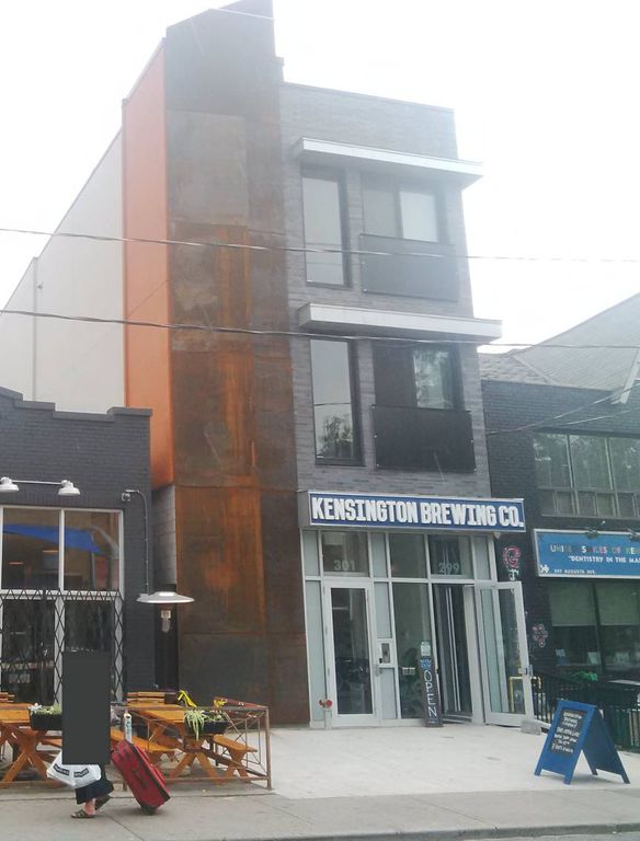 Datei:299 augusta avenue toronto 2017 a.jpg