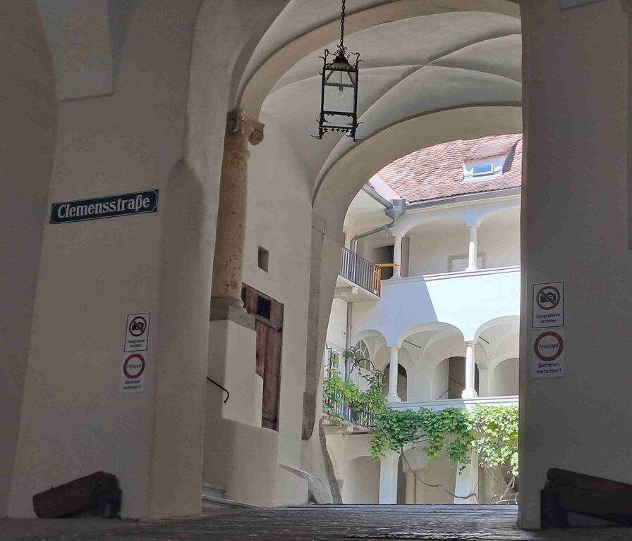 Datei:Sporgasse 25, Einfahrt.jpg
