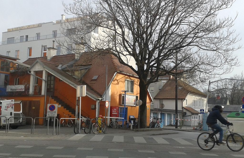 Datei:Sigmundstadl 34, Platzl.jpg