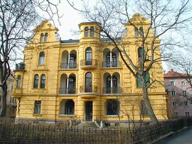 Platzseite, Foto AGIS - 2002