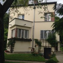 Straßenseite mit Eckercker - 2016