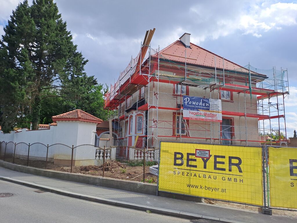 Datei:Schulgasse 18, Renovierung.jpg