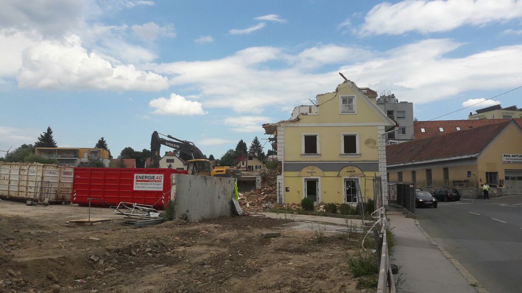 Datei:Waltendorfer Hauptstraße 31, Abbruch x.jpg
