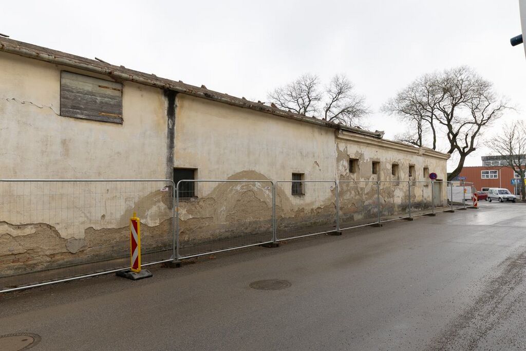 Datei:Zisterdorf Kirchenplatz 23 Hinterseite.jpg