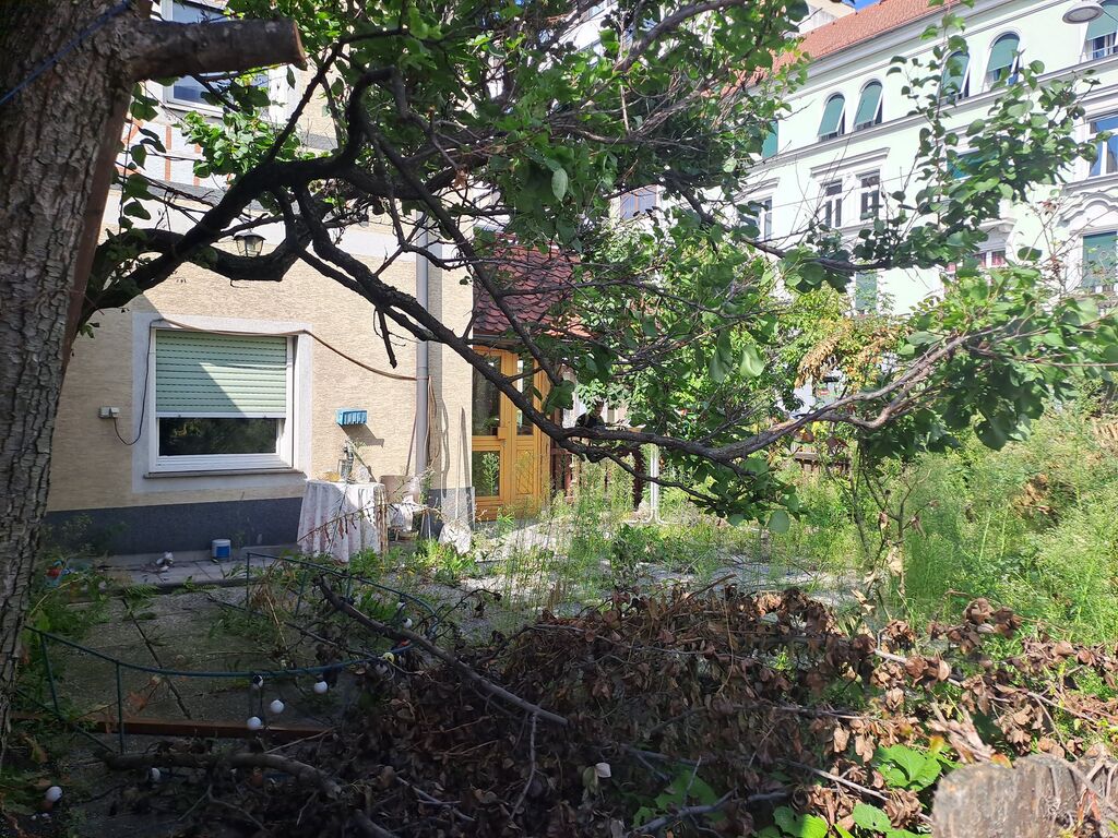 Datei:Josefigasse 47, Garten.jpg