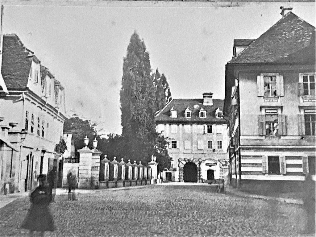 Datei:Neutor innen (Kubinzky).jpg