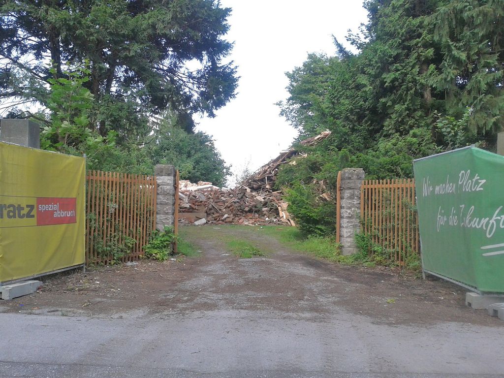 Datei:Triester Straße 287, Ende 2.jpg
