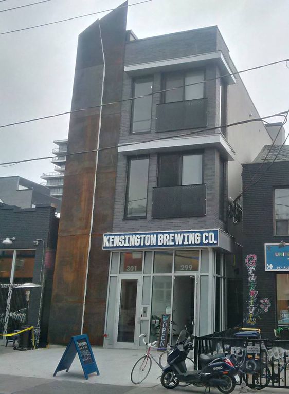 Datei:299 augusta avenue toronto 2017 b.jpg
