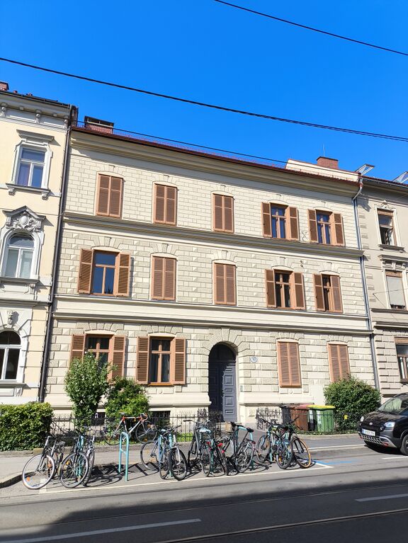 Datei:Schillerstraße 43 - Neue Fassade 2025.jpg